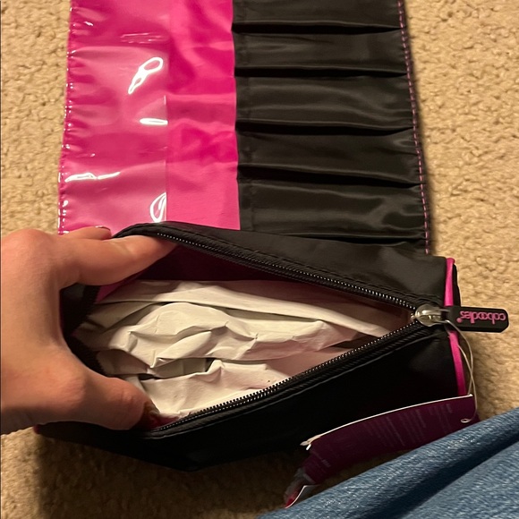 Caboodles Black and Pink Makeup Organizer - Picture 4 of 4